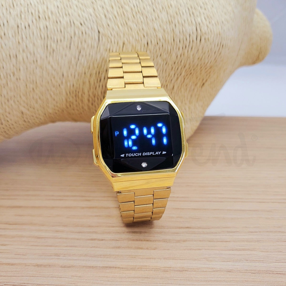 Relógio retro diamond digital dourado