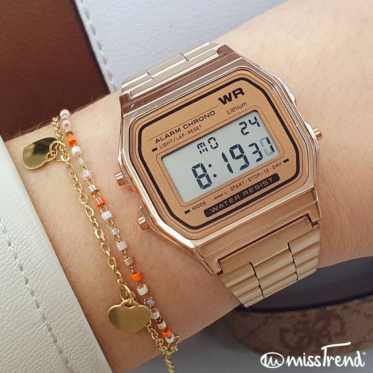 Relógio Retro rosa gold em aço