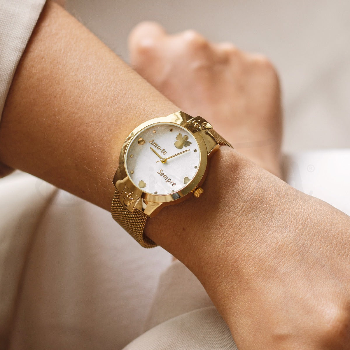 Relógio amo-te sempre em aço dourado