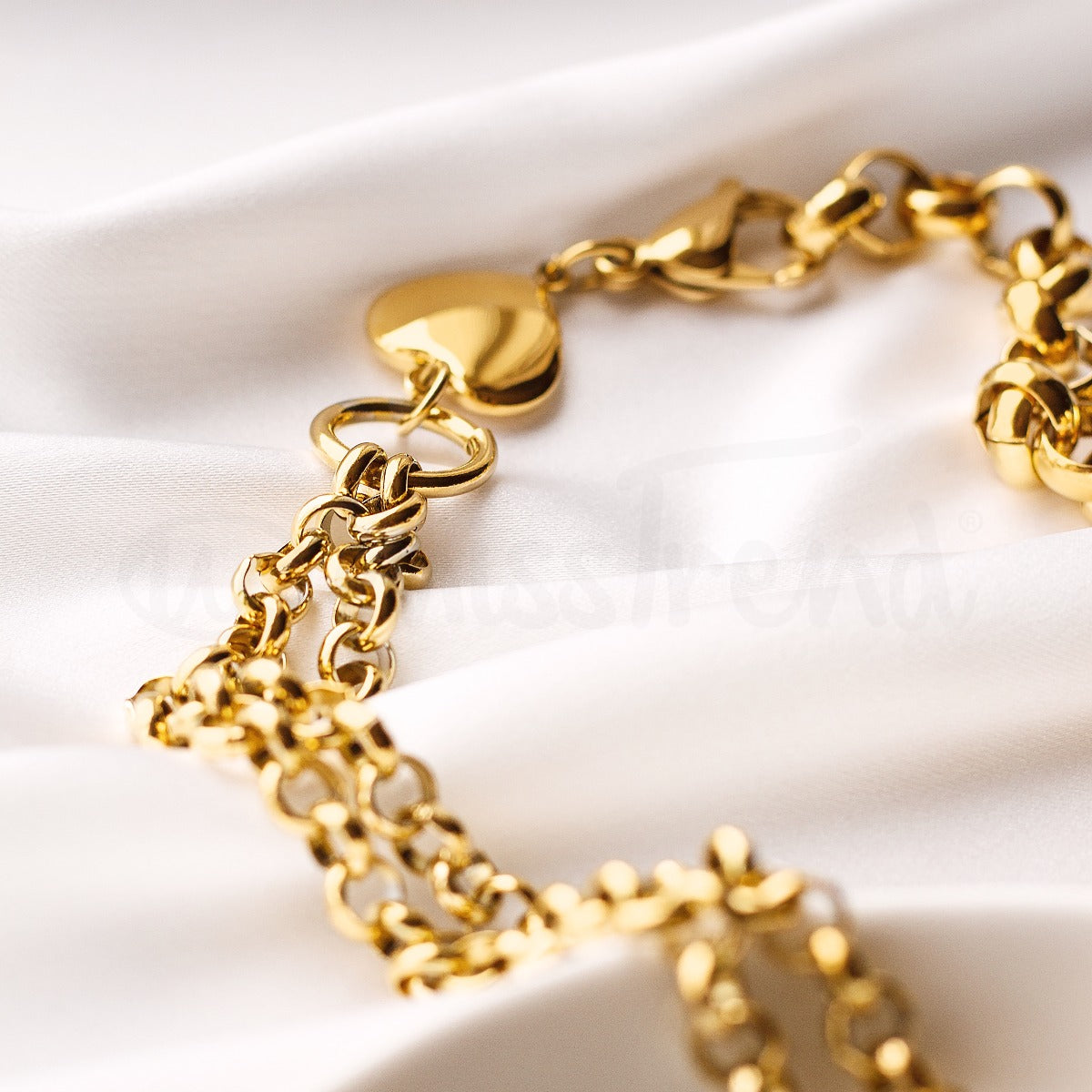 Pulseira Luck em aço dourada