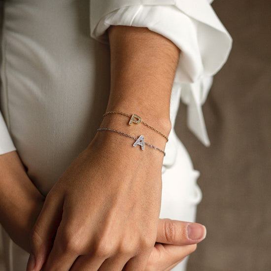 Pulseira c/Letra com zircônias em Aço