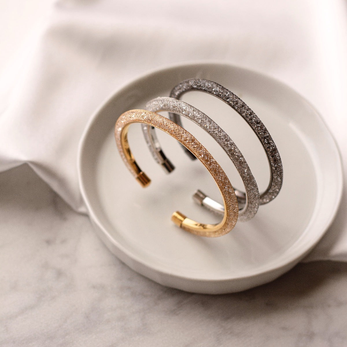 Pulseira Meia Argola com Cristais