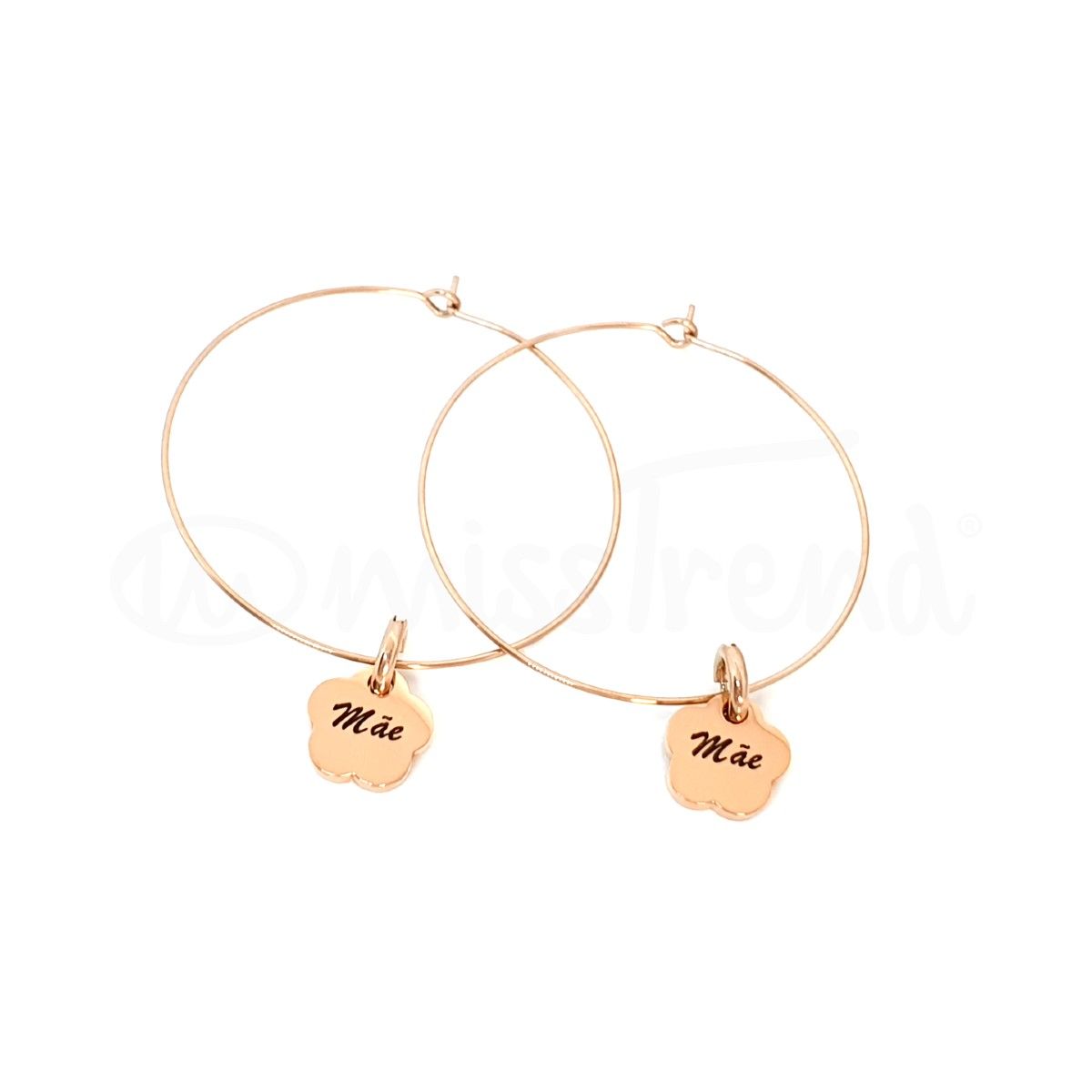 Brincos em argola com pendente mãe em aço rosa gold