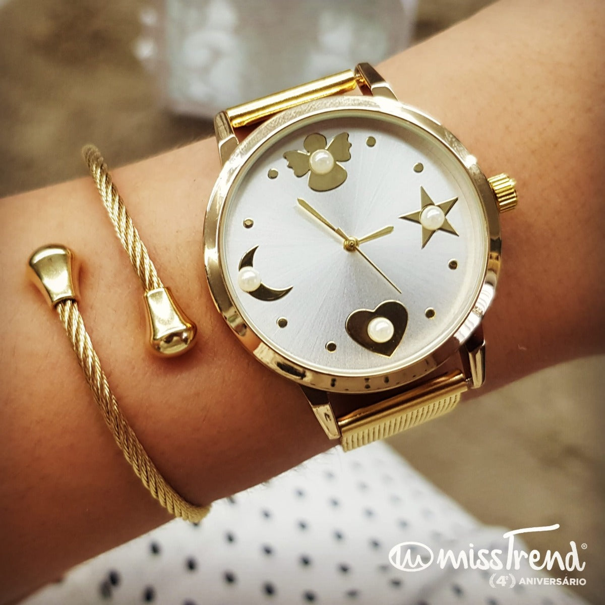relogio pearls em aço dourado