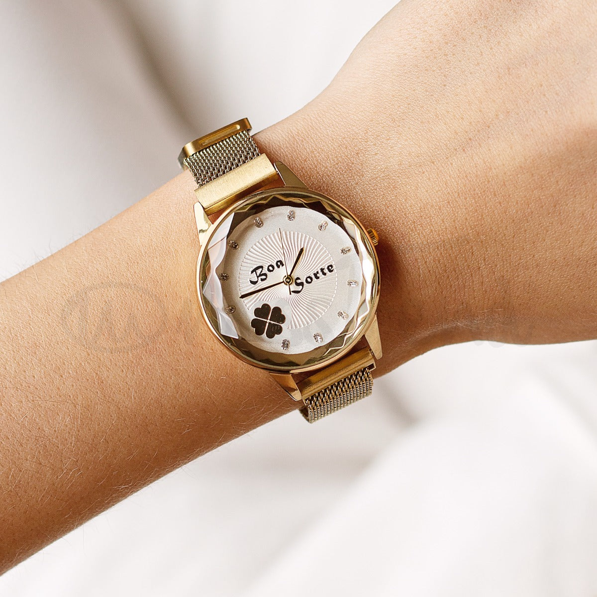 Relogio feminino boa sorte dourado em aço