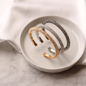 Pulseira Meia Argola com Cristais